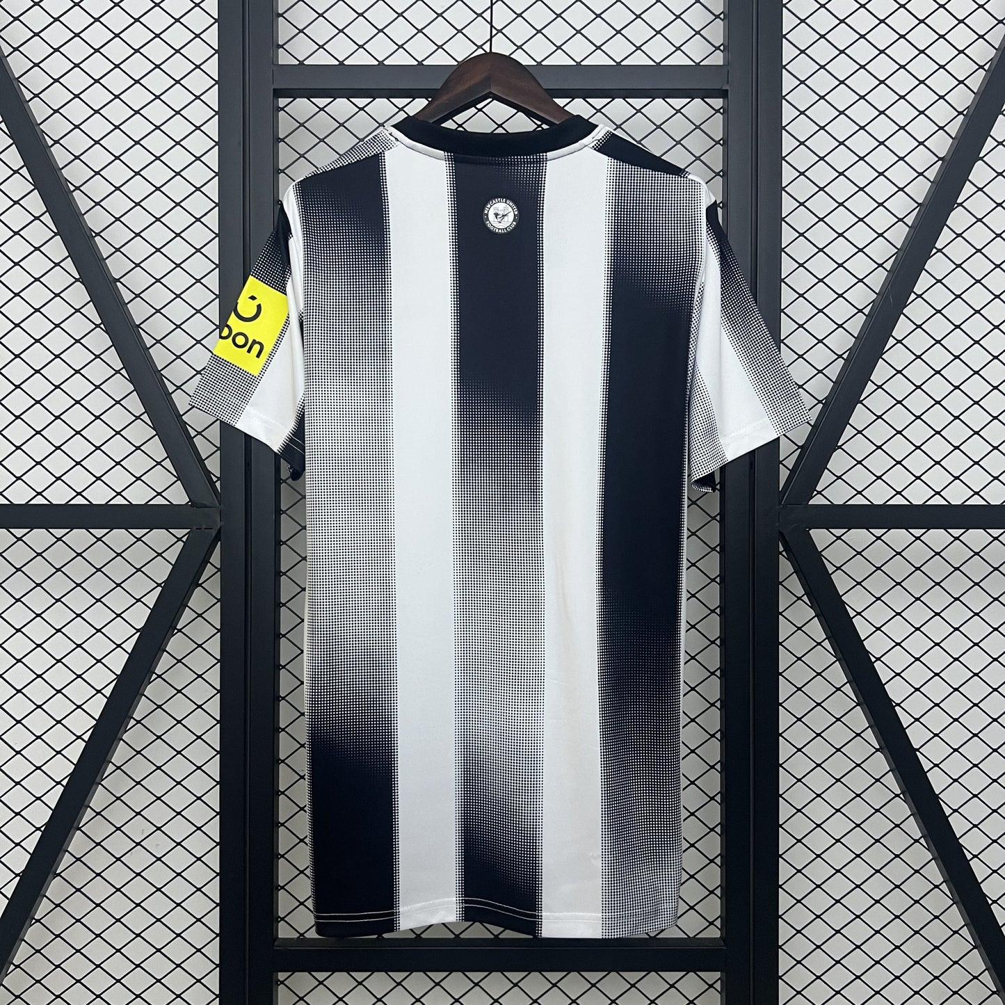 NEWCASTLE UNITED PRIMERA EQUIPACIÓN 25/26