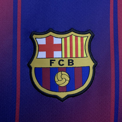 Detalle escudo Barcelona camiseta oficial